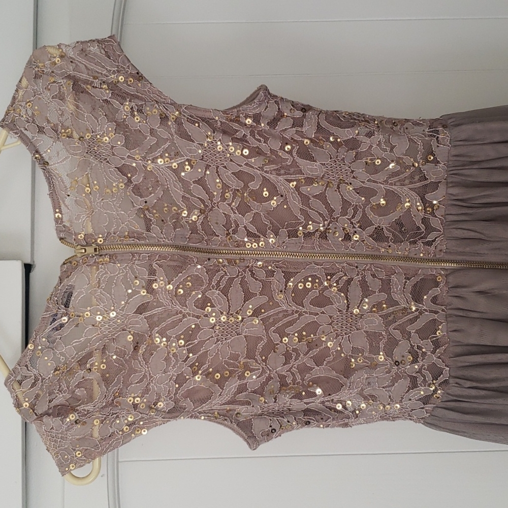 Dress - Picture 3 of 5